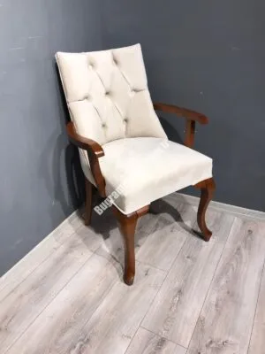 DÜNYA SANDALYE KOLLU
