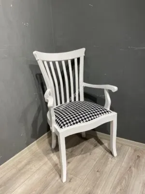 ŞERİF KOLLU SANDALYE