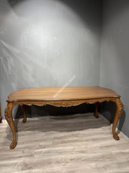 GOLD OYMALI MASA CEVİZ